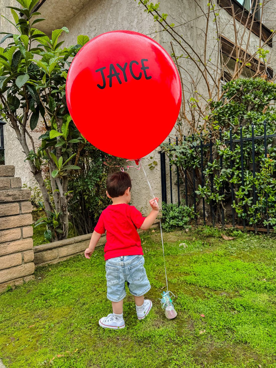Jumbo Helium Balloons in Ontario, CA: The Ultimate Statement Decor for Every Occasion